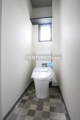 トイレ　【　トイレ　/　toilet　】
明るく清潔的なウォッシュレット付きトイレ