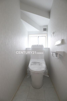トイレ　【　トイレ　/　toilet　】
清潔的なウォッシュレット付きトイレ