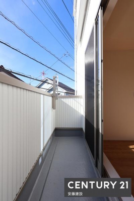 oRj[@y@oRj[@/@Balcony@z
rOo\ȓoRj[I
Ղ̗z˂𗁂тāA󕨂芣܂