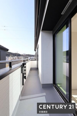 oRj[@y@oRj[@/@Balcony@z
QEqo\ȓ쓌oRj[I
Ղ̓𗁂тĐ󕨂芣܂