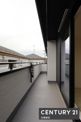 oRj[@y@oRj[@/@Balcony@z
2o\ȓ쐼oRj[I
Ƃ肠Lłzc̐NN
