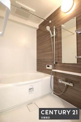 @y@@/@Bathroom@z
J[̃ANZgplŗDȋԂoVXeoX
g[@Ă芷C₷A~͉ߓxȉxh܂