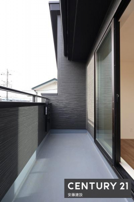 oRj[@y@oRj[@/@Balcony@z
Qo\ȃoRj[
Ղ̓𗁂тĐ󕨂芣܂