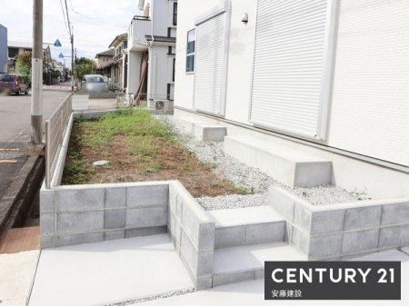 @y@@/@Garden@z
Ƃ낪ƃK[fjOƒ؉ȂǊy݂L܂I