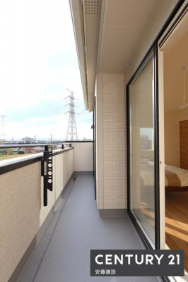 oRj[@y@oRj[@/@Balcony@z
Qo\ȓ쐼oRj[I
Ƃ肠Lłzc̐NN