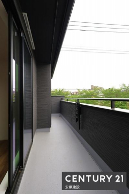 oRj[@y@oRj[@/@Balcony@z
2o\ȓ쓌oRj[I
Ƃ肠Lłzc̐NN