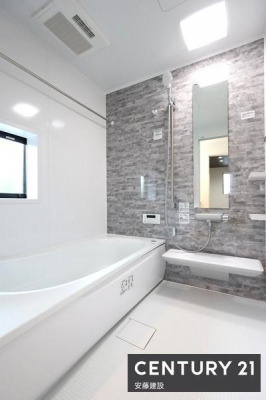 @y@@/@Bathroom@z
O[̃ANZgplŗDȋԂo
g[@Ă芷C₷A~͉ߓxȉxh܂