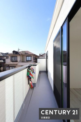 �o���R�j�[�@�y�@�o���R�j�[�@/�@Balcony�@�z
2��������o���\�ȓ쓌�����o���R�j�[�I
�����Ղ�̓������𗁂тĐ��󕨂��������芣���܂�