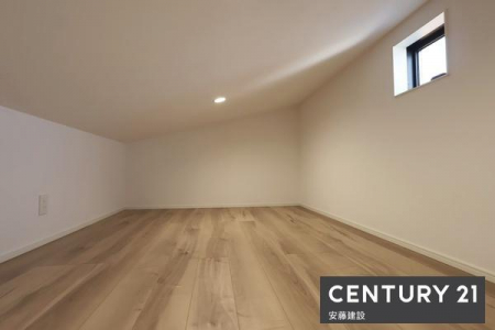 ���̑����ρ@�y�@�O���j�G�@�z
���C��������O���j�G���[�X�y�[�X
�V�[�Y���I�t�̗p�i��v���o�̕i��厖�ɕۊǂł�����