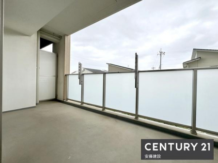 oRj[@y@oRj[@/@Balcony@z
rOAmo\ȓ쓌oRj[I
Ƃ肠Lłzc̐NN