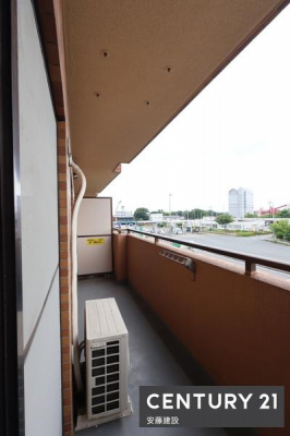 oRj[@y@oRj[@/@Balcony@z
2o\ȓ쐼oRj[I
Ղ̓𗁂тĐ󕨂芣܂
