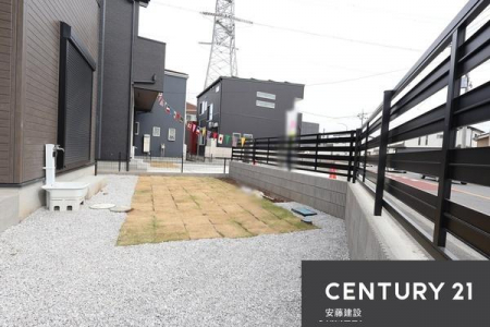 @y@@/@Garden@z
K[fjOƒ؉ȂǊy݂LI