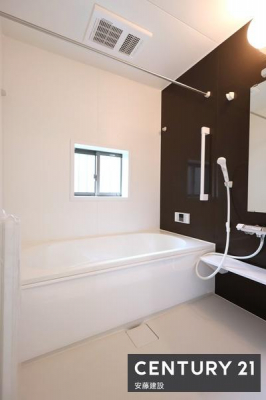 @y@@/@Bathroom@z
J[̃ANZgplŗDȋԂoVXeoX
g[@Ă芷C₷A~͉ߓxȉxh܂