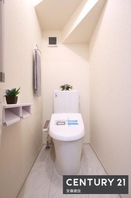 gC@y@gC@/@toilet@z
EHbVbgtgC
