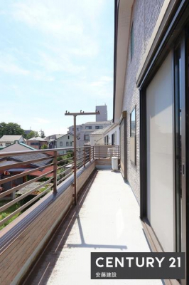 oRj[@y@oRj[@/@Balcony@z
2o\ȓoRj[I
Ղ̓𗁂тĐ󕨂芣܂