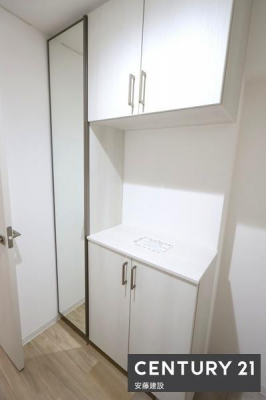 ���[�@�y�@�V���[�Y�{�b�N�X�@�z
�C�𗚂��O�Ɏp���Őg�����Ȃ݂��m�F�ł��ĕ֗��ł��ˁI