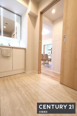 ʑEʏ@y@ʏ@/@Washroom@z
ʏ͖ZXgXt[ɐgxxłȋ