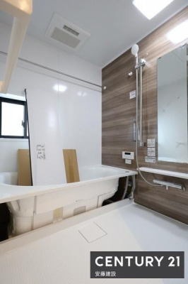 @y@@/@Bathroom@z
Ղ̂ɂZꂻȁA闁łB
zXN[ĂAJ̓ł\