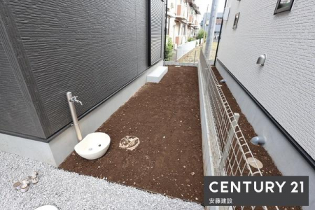 @y@@/@Garden@z
u₨ƂĂpłXy[X