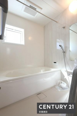 @y@@/@Bathroom@z
zê悤ȏ㎿ȃfUC̃VXeoX
g[@Ă芷C₷A~͉ߓxȉxh܂