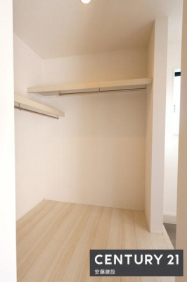 ���[�@�y�@WIC�@�z
�R�[�g�ށE����Ɠd�̎��[���ɕ֗���WIC����
SIC�A�L���Ɍq��������V�����Ŗ����̐g�x�x�����₷���֗��Ȑ݌v�I