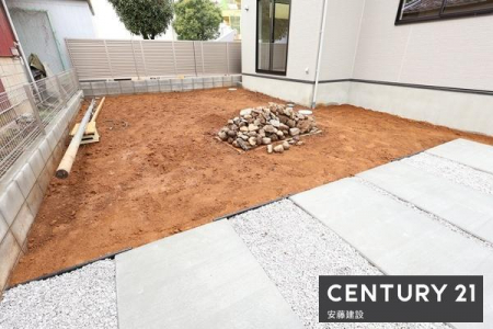 @y@@/@Garden@z
K[fjOƒ؉ȂǊy݂LI