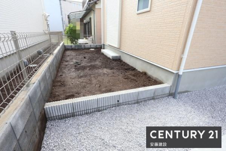 @y@@/@Garden@z
ƂXy[X