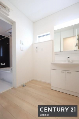 ʑEʏ@y@ʏ@/@Washroom@z
ʏ͖ZXgXt[ɐgxxłȋ