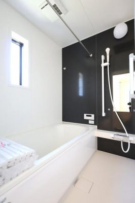 @y@@/@Bathroom@z
Ղ̂ɂZꂻȁA闁łB
zXN[ĂAJ̓ł\