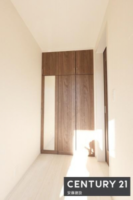 ���[�@�V���[�Y�{�b�N�X