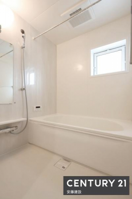 �����@�y�@�����@/�@Bathroom�@�z
�����Ղ�̂����ɂ������Z���ꂻ���Ȃ�Ƃ�̗���
�����g�[�����@��������Ă��芷�C���₷���A�~��͉ߓx�ȉ��x����h���܂�