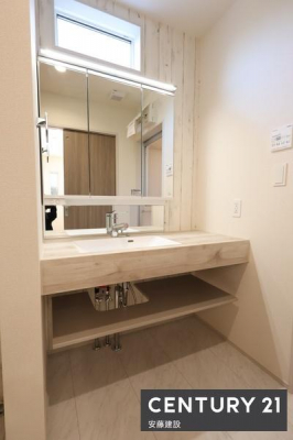 ���ʑ�E���ʏ��@�y�@�Ɨ����ʉ��ϑ�@�z
�t���b�g�ő|�������₷�����ʉ��ϑ䊮��
�O�ʋ��̂��ߐg�����Ȃ݂̃`�F�b�N���o�b�`���I