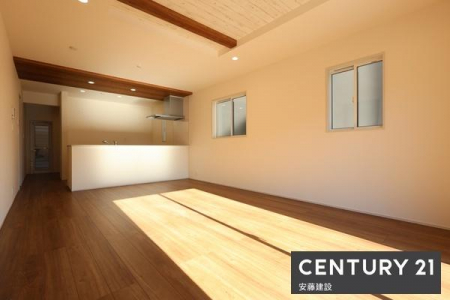 ���r���O�@�y�@���r���O�@/�@18���@�z
���邭���������ȁA��������Ƃ����L���̃��r���O
�_�C�j���O�e�[�u���ƃ\�t�@�[��u���Ă���Ƃ肪���܂����
