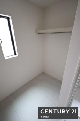 ���[�@�y�@�t�@�~���[�N���[�N�@�z
���ʏ����ɔ�������t�@�~���[�N���[�N
�����������X�y�[�X��T�j�^���[���[�Ƃ��Ă����p�\�I