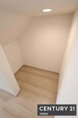 [@y@pg[@z
Lb`ɐHipi[łpg[