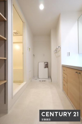 ʑEʏ@y@ʏ@/@Washroom@z
ʏ͖ZXgXt[ɐgxxłȋ