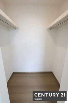 [@y@WIC@z
Gߕ̈ߗނƓdAsobOEX|[cpiȂǂ̎[łđϕ֗I