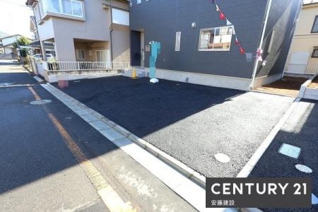 ���ԏ�@�y�@���ԏ�@/�@parking�@�z
����3��\�ȍL�X�X�y�[�X�I��Ԃ�o�C�N�E���]�Ԓu����Ȃǂɂ��𗧂��܂�
���v�w���ꂼ��̂��Ԃ����Ƃ̑O�ɒ�߂邱�Ƃ��ł����q�������S