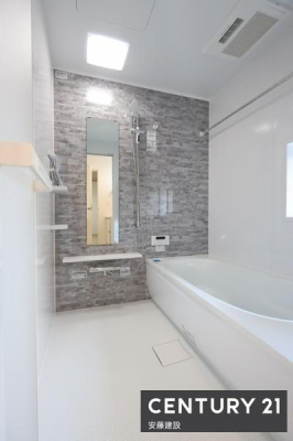 @y@@/@Bathroom@z
zê悤ȏ㎿ȃfUC̃VXeoX
g[@Ă芷C₷A~͉ߓxȉxh܂