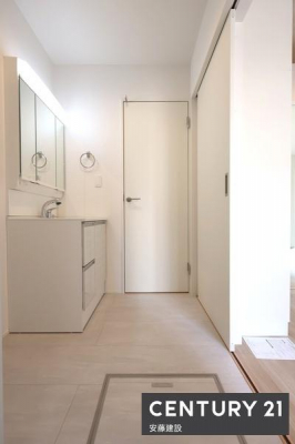 ʑEʏ@y@ʏ@/@Washroom@z
ʏ͖ZXgXt[ɐgxxłȋ
[͂̂OʋƗʑ䊮I