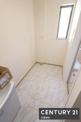 ���ʑ�E���ʏ��@�y�@�E�ߏ��@/�@Washroom�@�z
���邭��Ƃ肠��L���̒E�ߏ�
���ʉ��ϑ�Ǝd�؂�����Ήƒ���ł̃v���C�x�[�g�����m�ۂł���݌v