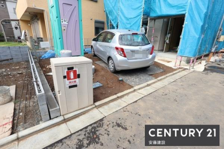 ԏ@y@ԏ@/@parking@z
Q\ȒԃXy[X
vwꂼ̂ԂƂ̑Oɒ߂邱Ƃł܂
