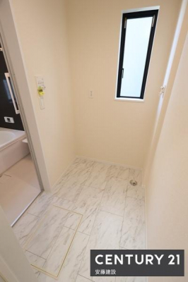 ���ʑ�E���ʏ��@�y�@�E�ߏ��@/�@Washroom�@�z
���邭��Ƃ肠��L���̒E�ߏ�
���ʉ��ϑ�ƕ�����Ă���A�ƒ���ł̃v���C�x�[�g�����m�ۂł���݌v