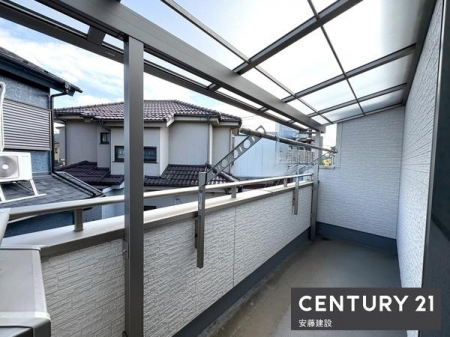 oRj[@y@oRj[@/@Balcony@z
Qo\ȓ쓌oRj[́A}ȉJ̓łSI