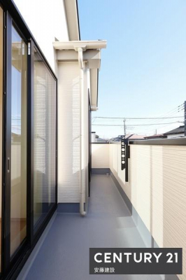 �o���R�j�[�@�y�@�o���R�j�[�@/�@Balcony�@�z
2��������o���\�ȓ쓌�����o���R�j�[�I
�����Ղ�̓������𗁂тĐ��󕨂��������芣���܂�