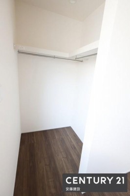 [@y@WIC@z
Gߕ̈ߗނƓdAsobOEX|[cpiȂǂ̎[łđϕ֗I