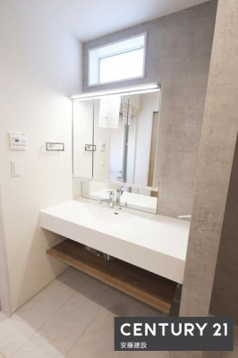 ���ʑ�E���ʏ��@�y�@�Ɨ����ʉ��ϑ�@�z
�t���b�g�ő|�������₷�����ʉ��ϑ䊮��
�O�ʋ��̂��ߐg�����Ȃ݂̃`�F�b�N���o�b�`���I