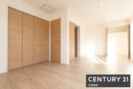 �Q���@�y�@�Q���i�Ԏd�؉�)�@/�@10.5���@�z
�����̉Ƒ��l���ɉ����ĊԎ��ύX�\�ȃt���L�V�u�����[���I
�_�u���x�b�h��u����Q���͂��v�w�ł��g��������������