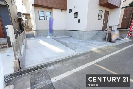 ���ԏ�@�y�@���ԏ�@/�@parking�@�z
����2��\�Ȓ��ԃX�y�[�X
���v�w���ꂼ��̂��Ԃ����Ƃ̑O�ɒ�߂邱�Ƃ��ł��܂�