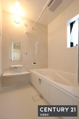 �����@�y�@�����@/�@Bathroom�@�z
�������Ǝ����̃o�X�^�C�����߂��������Ȑ��������闁��
�����g�[�����@��������Ă��芷�C���₷���A�~��͉ߓx�ȉ��x����h���܂�